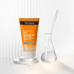 اسکراپ لایه بردار صورت و ضد جوش نوتروژینا Neutrogena حجم 150 میل