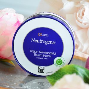 کرم مرطوب کننده و آبرسان قوی پوست خشک نوتروژینا مدل YOGUN NEMLENDIRICI حجم 200 میل